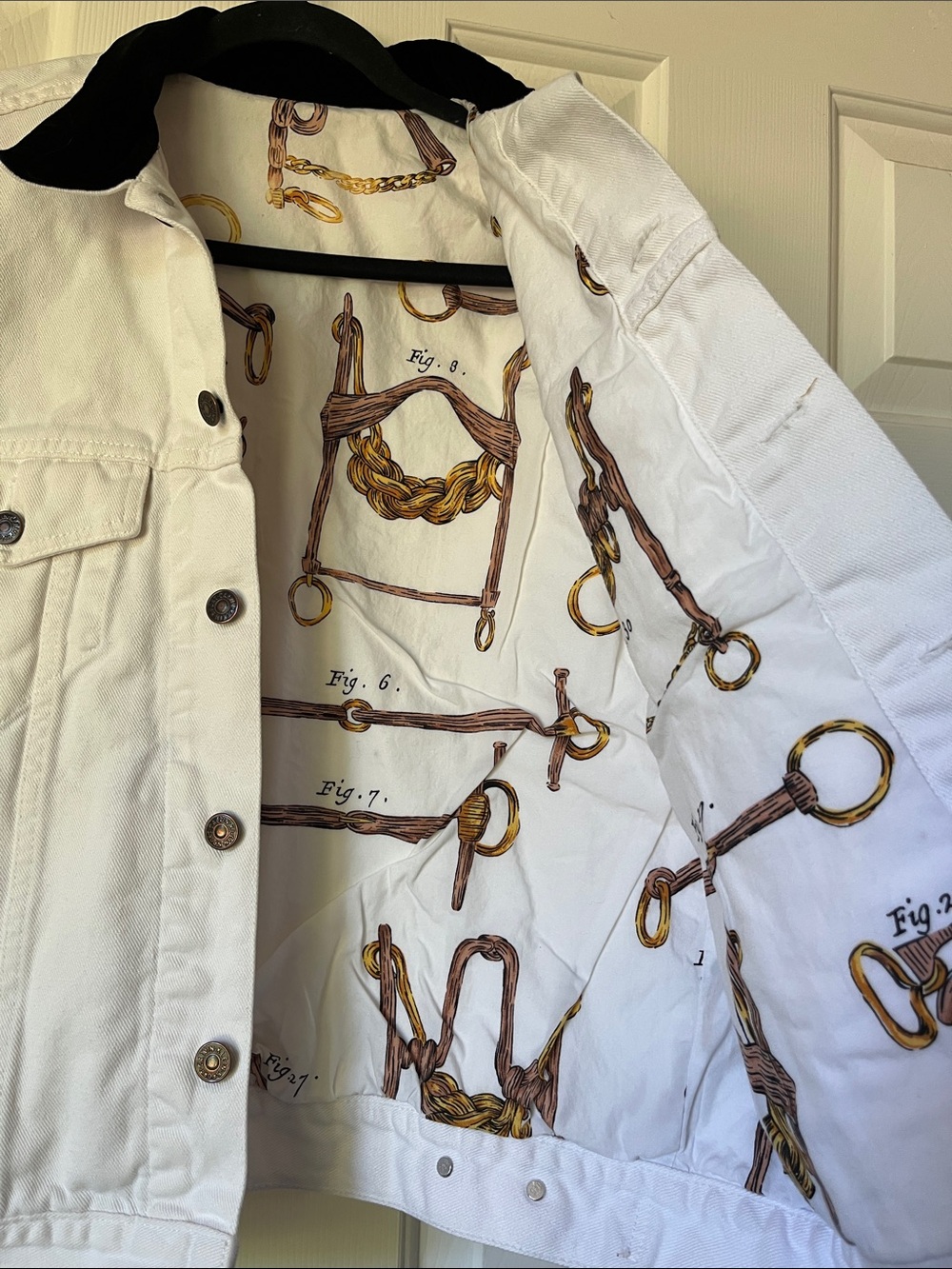 Women’s Vintage White Denim Jacket with Black Collar